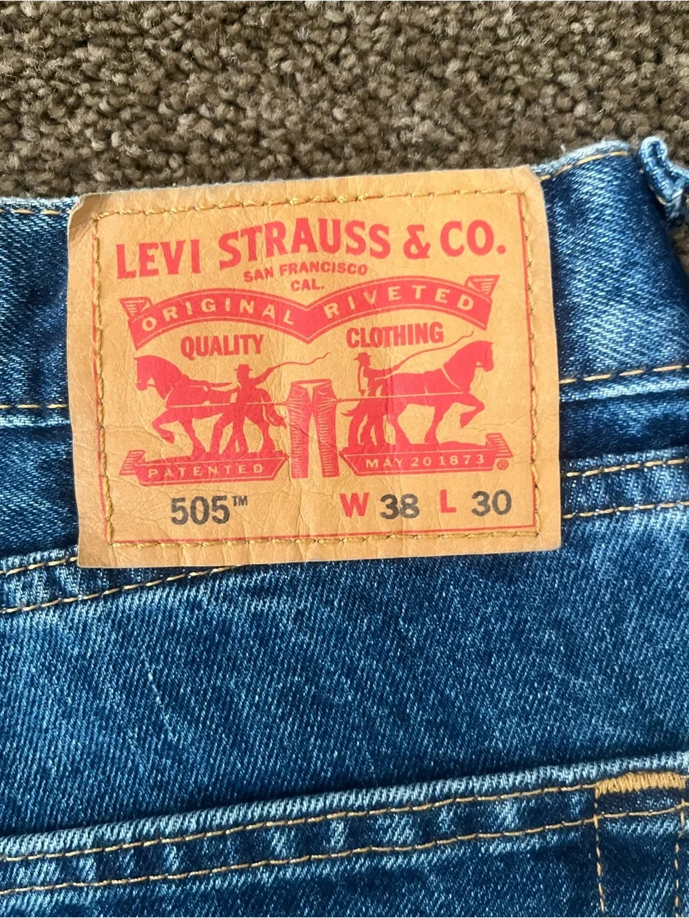 Levi’s 505 Regular Men’s Jeans 38x30 Straight Leg Medium Wash NWT